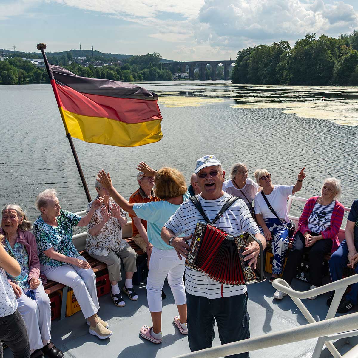 Werner Koch - Akkordeonspieler aus Wetter in Aktion